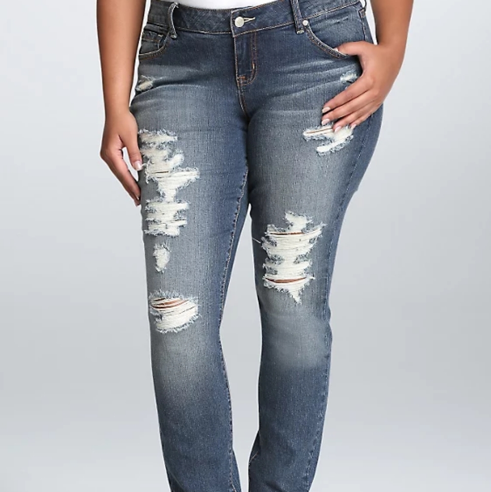 🔥Torrid skinny jeans with destruction medium wash